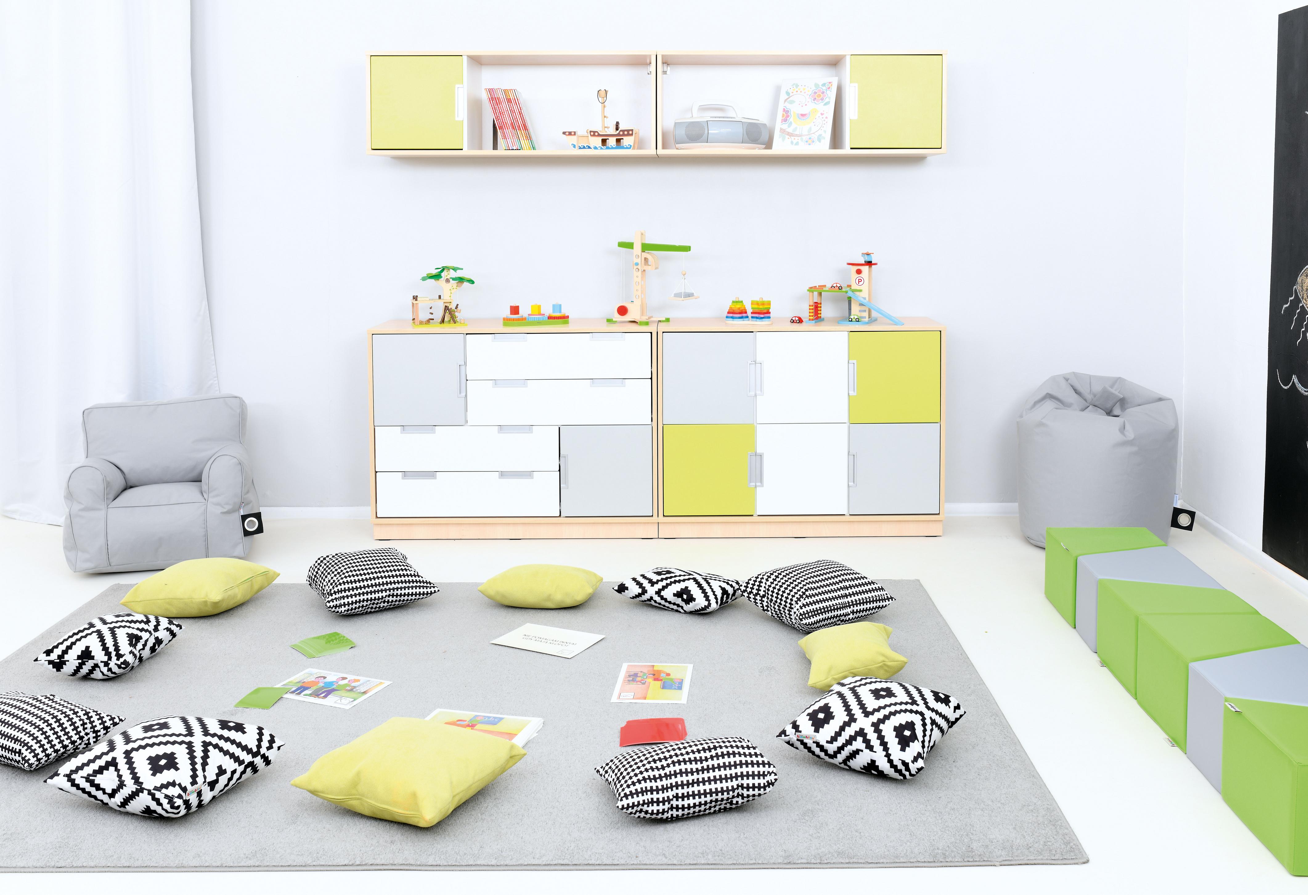 Kissen für Sitzlandschaft im Gruppenraum, Konrad-Set arrangiert.