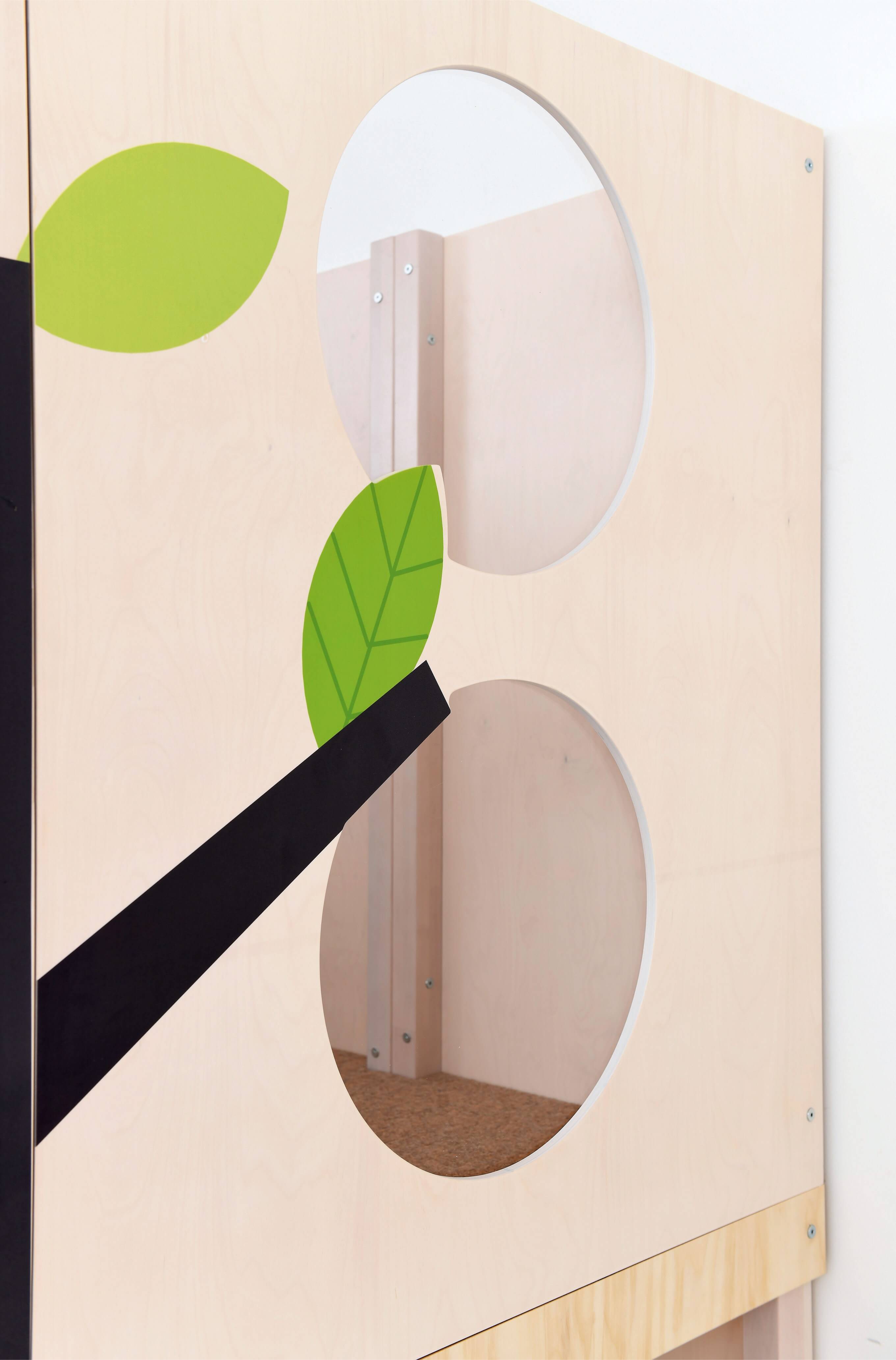 Hochebene Flora für Kindergarten Detailansicht Fenster