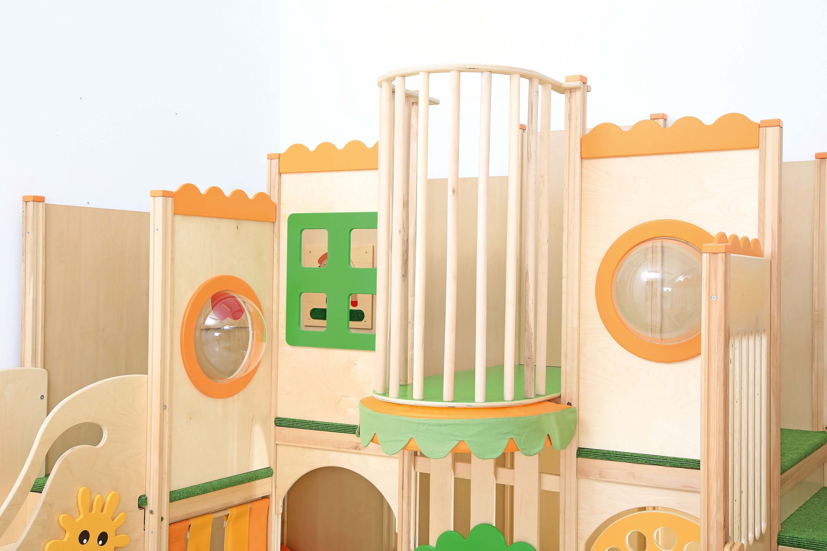 Kindergarten Spielburg Leo XXL Detailansicht Aussichtsturm