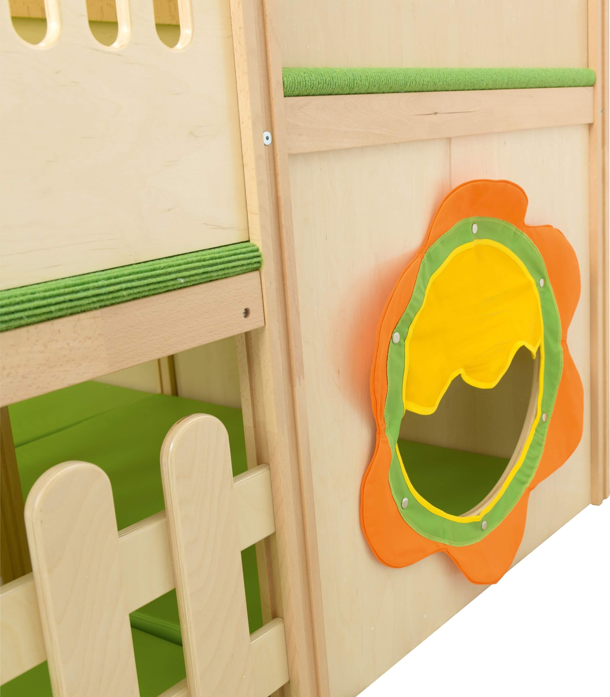 Kindergarten Spielecke Leo XL Detailansicht Fenster