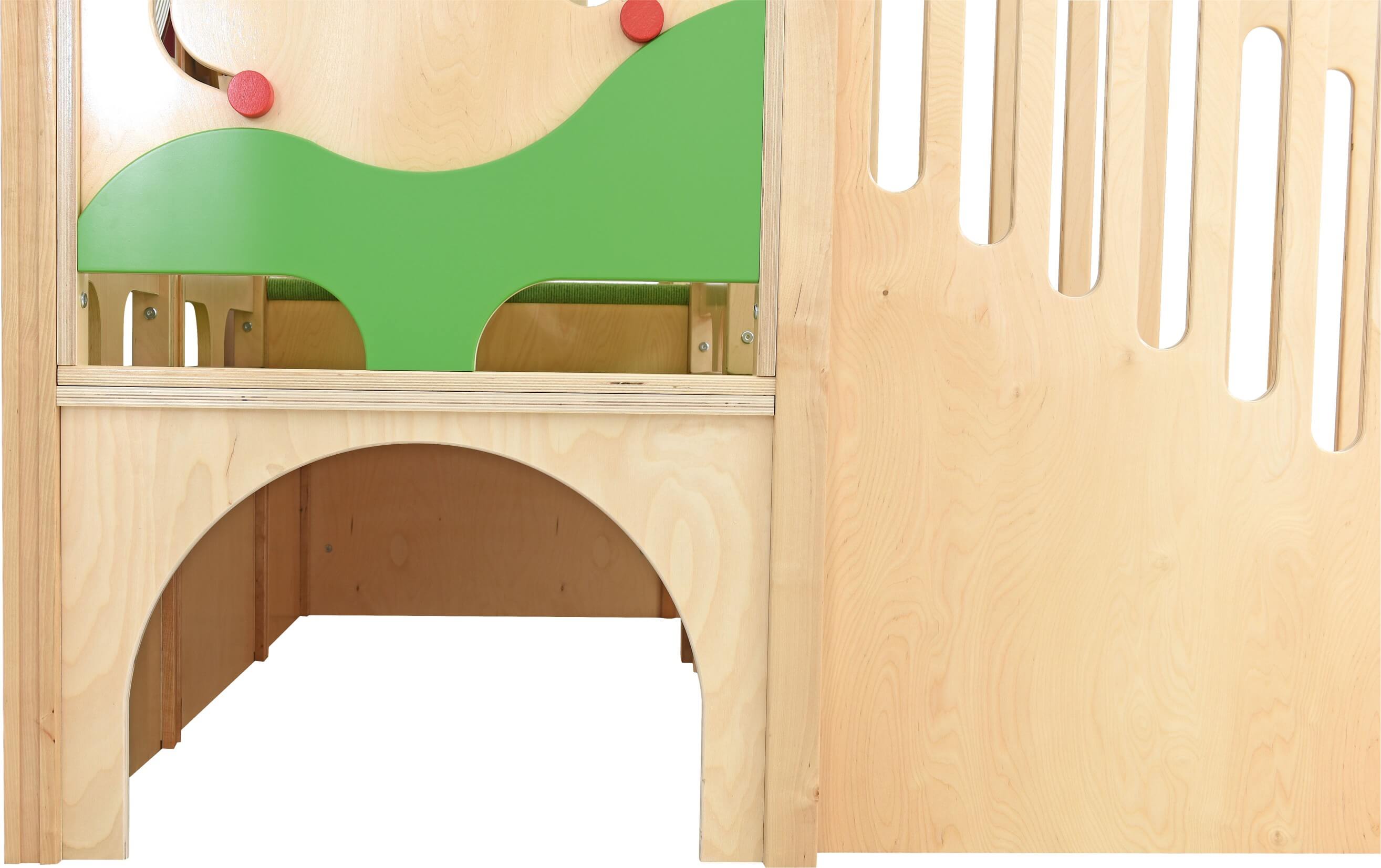 Kindergarten Spielpodest Vogelnest Detailansicht Krabbeltunnel