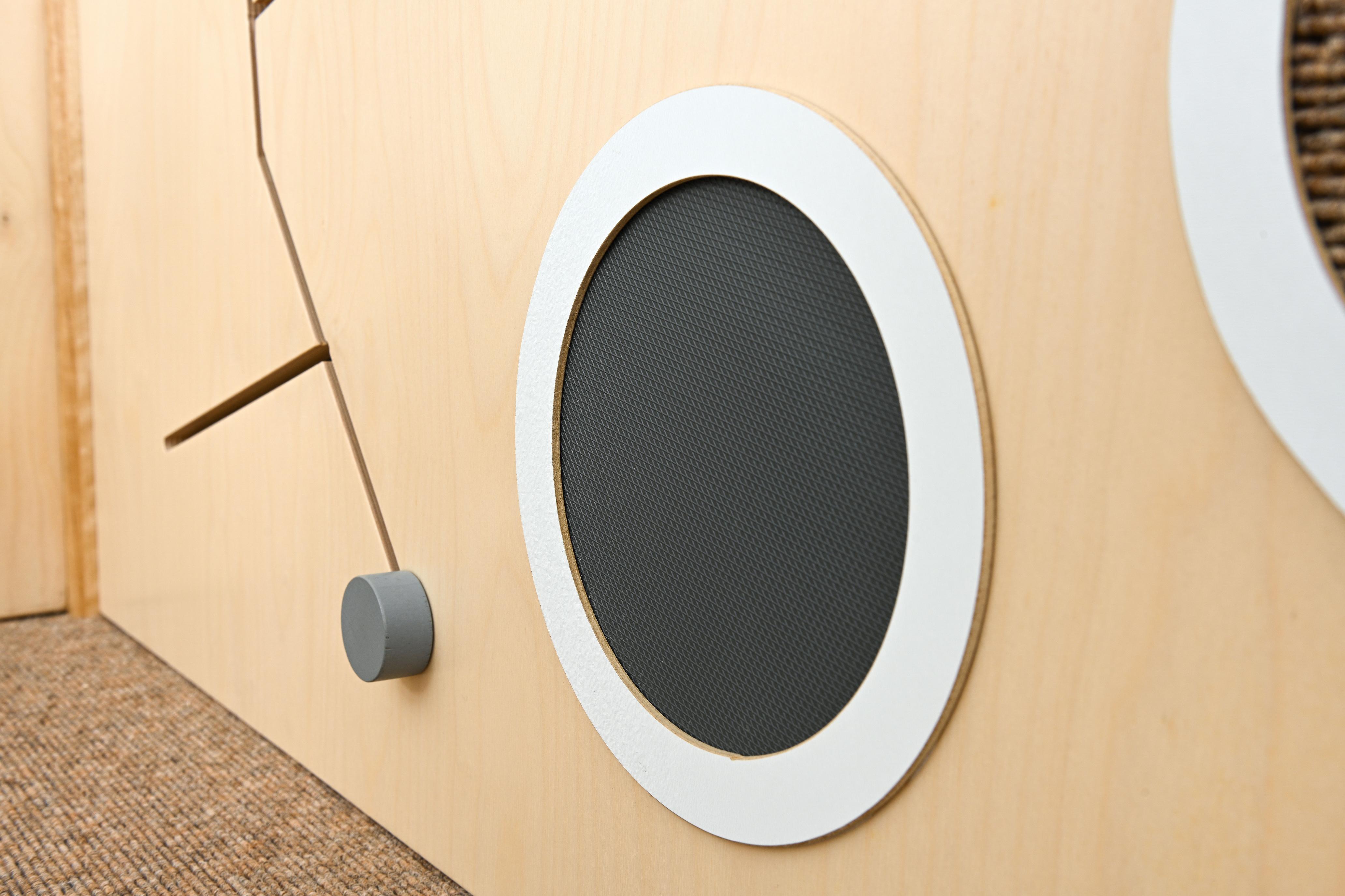 Sensorische Spielecke-Detail an der Hochebene aus Holz.