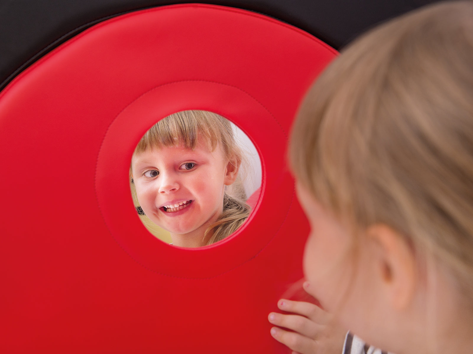 Maison miroir en mousse 120cm x 100cm x 110 cm